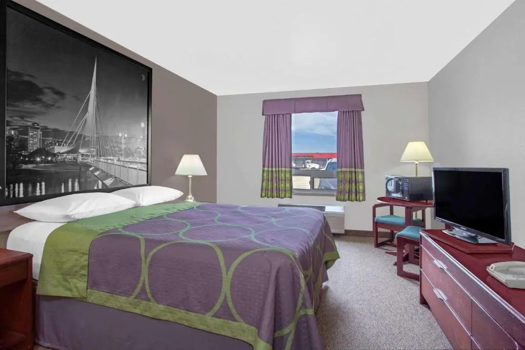 Super 8 by Wyndham Portage La Prairie MB
