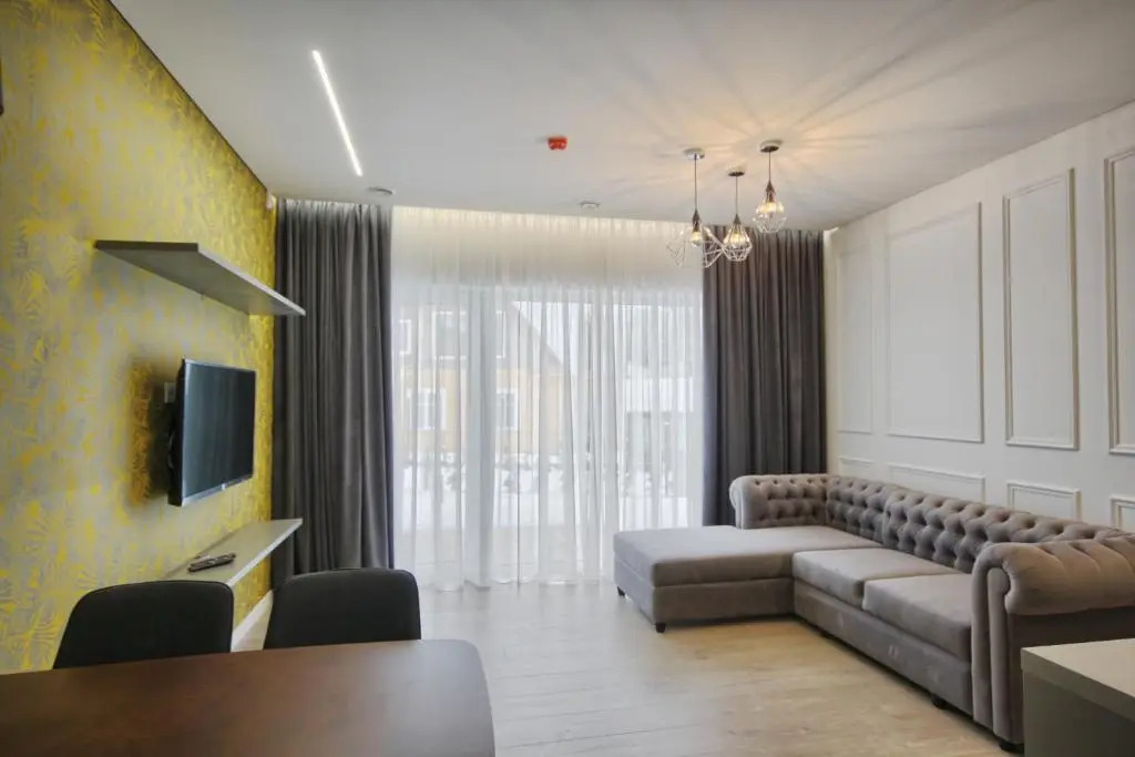 Nikolas Apartamentai Birstono 7