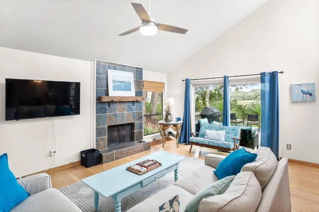 860 Sabal Ct