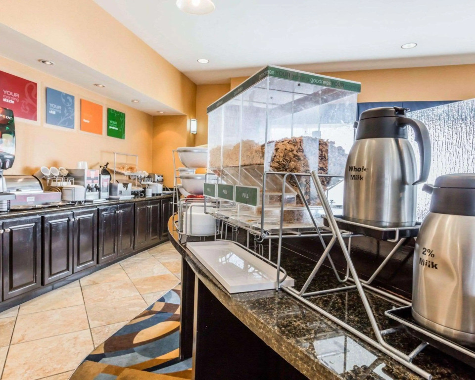 Comfort Suites Pell City near Logan Martin Lake