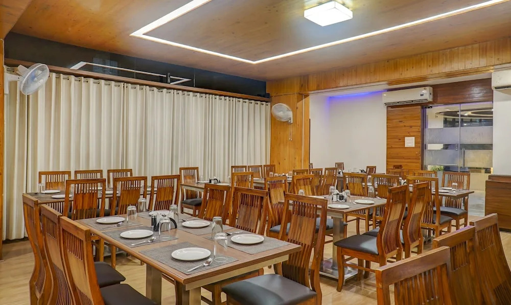 Treebo Hotel Shivas