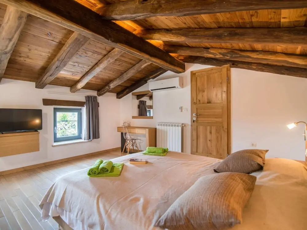 Stunning Villa in Kringa With Swimming Pool