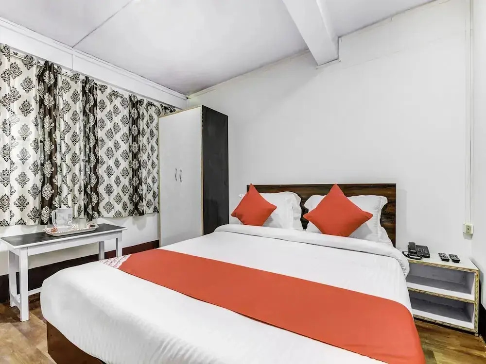 Fine Stay Guest House by OYO Rooms