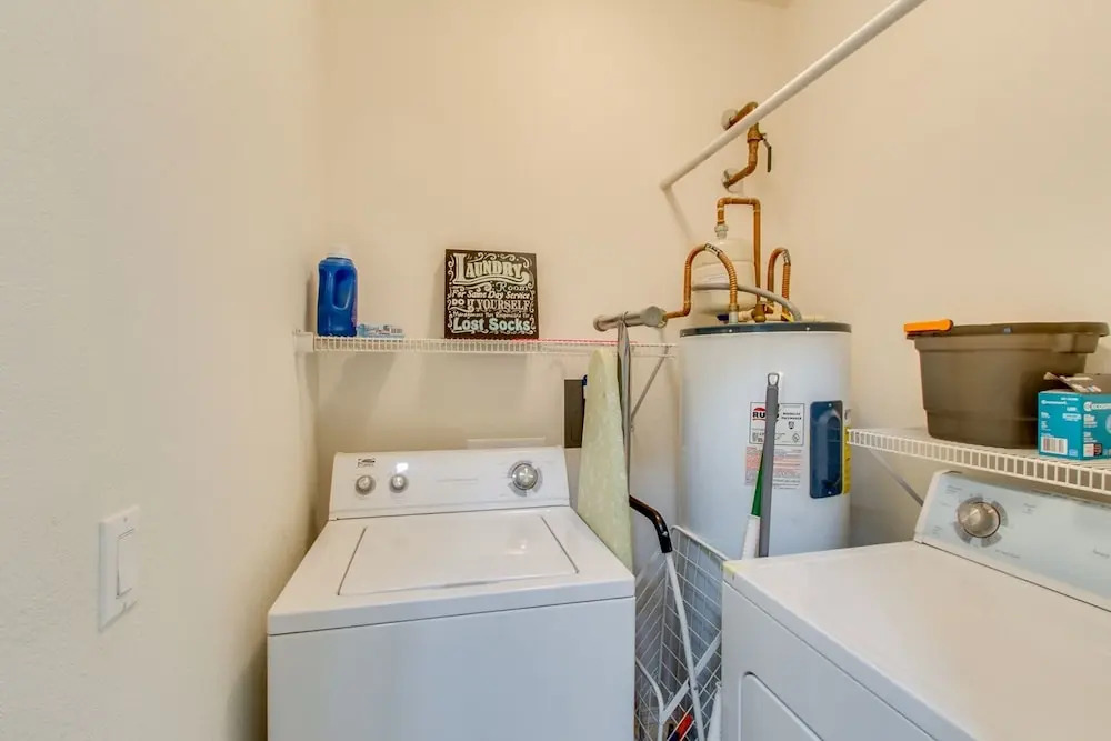Southern #1064 - 2 Br condo by RedAwning
