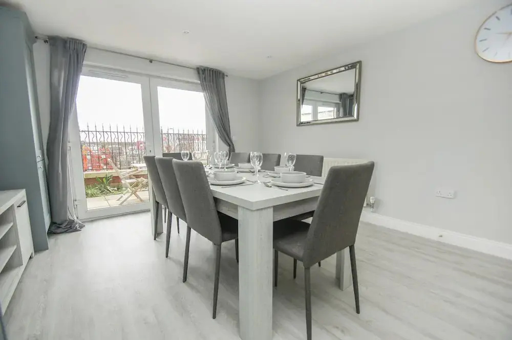 Marina Apartment Parking by Brighton Holiday Lets