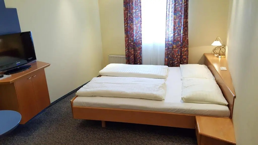 CenterCourt Hotel