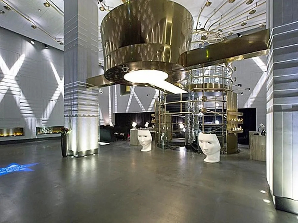 Cineaste Garden Hotel