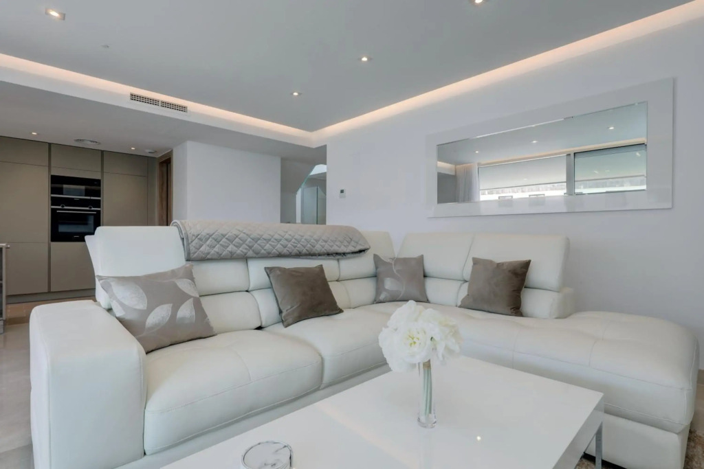 New Modern 3 Bed Apartment Puerto Banus
