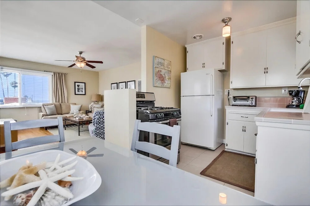 Pacific Shores I 2 Bedrooms 1 Bathroom Condo