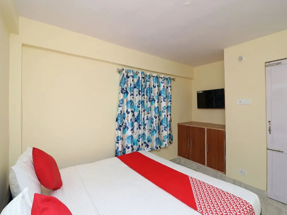 OYO 13520 Home 2BHK Vikas Nagar