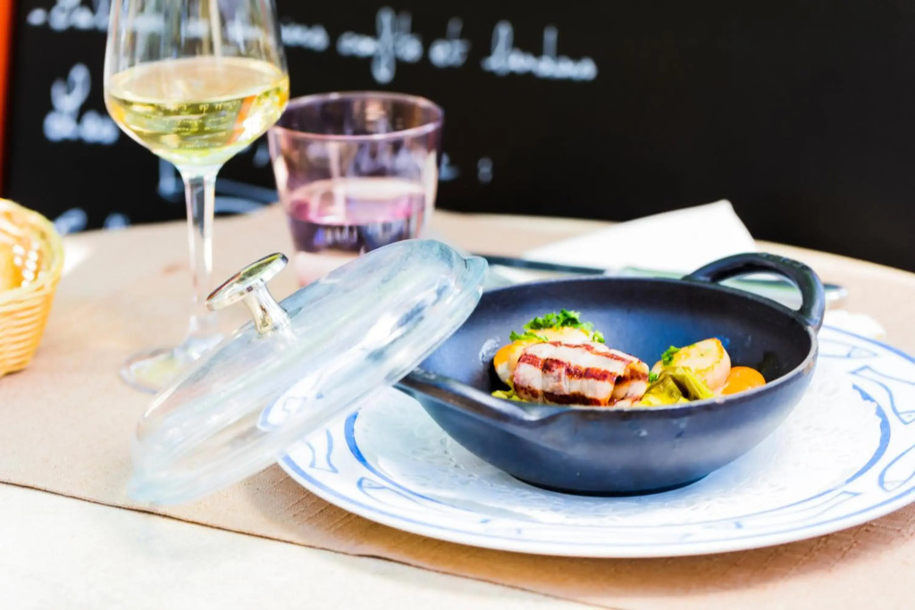 Logis Hôtel Restaurant Le Cours