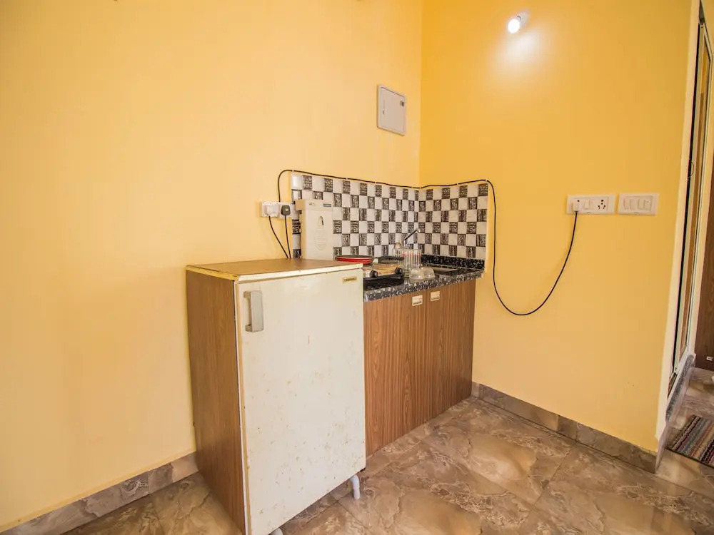 OYO 13048 Home Studio Siolim