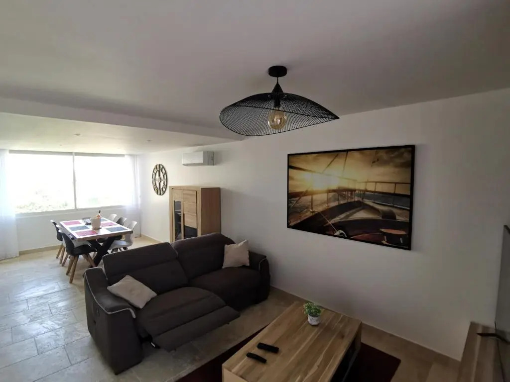 Grand T3 85 M2 Situe a 15 Min a Pied Des Plages