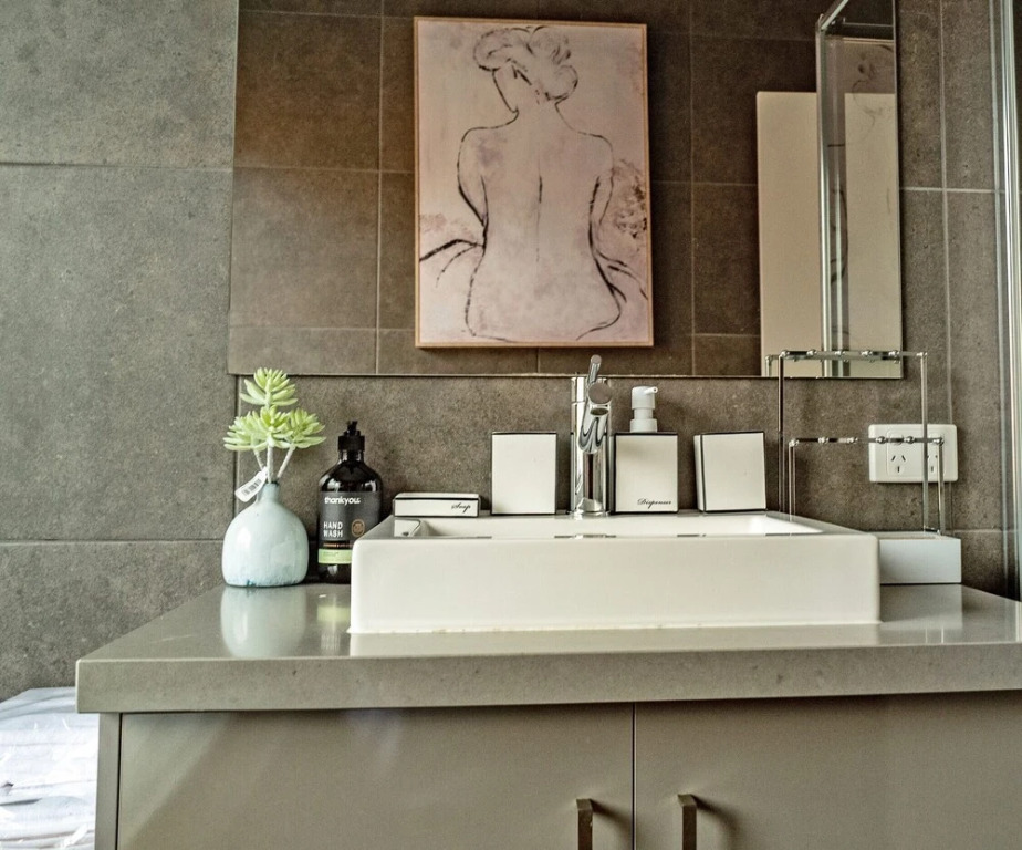 AUJOY 4 Bed  Townhouse Glen Waverley