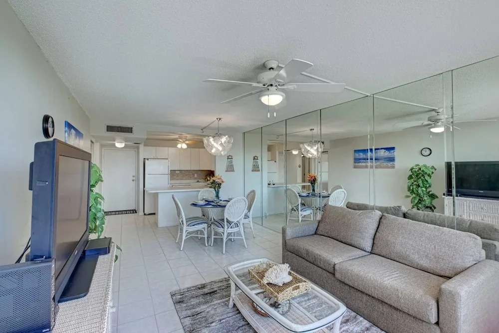 Harbor Towers 3rd Fl 1 Bedroom Pool View