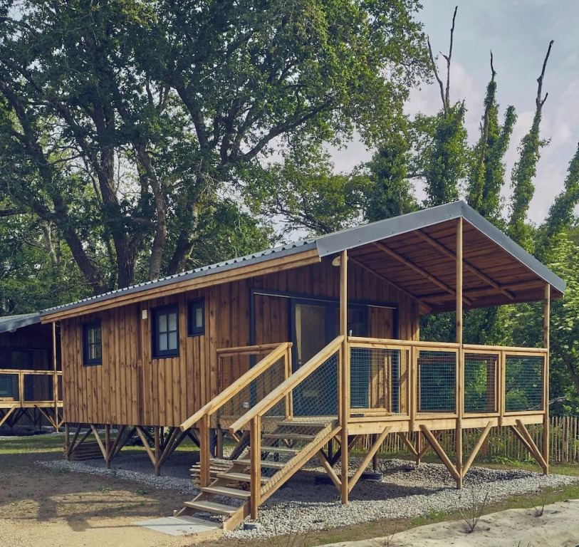 Le Jardin Saint Germain Lodges and Events