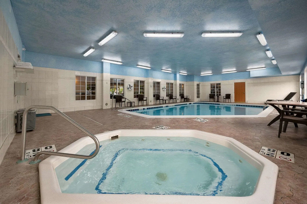 Comfort Inn & Suites Fenton