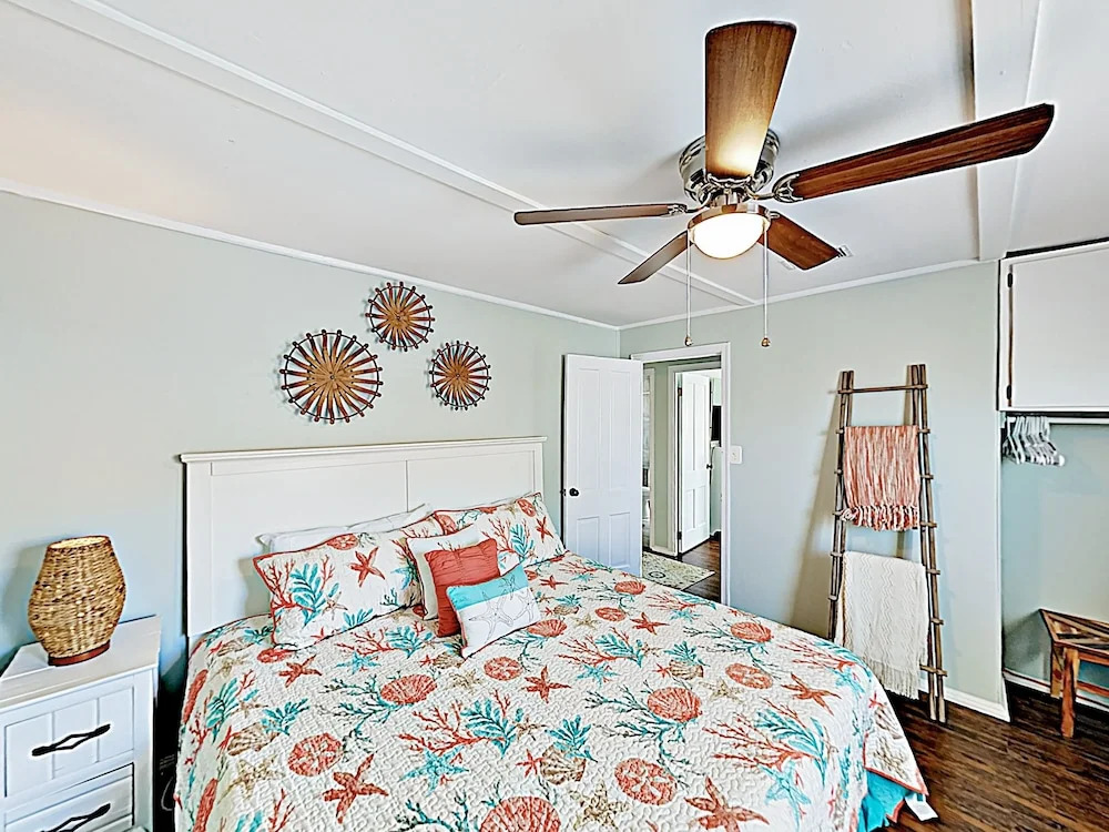 New Listing! Laguna Beach Home - 2 Blocks To Gulf Home