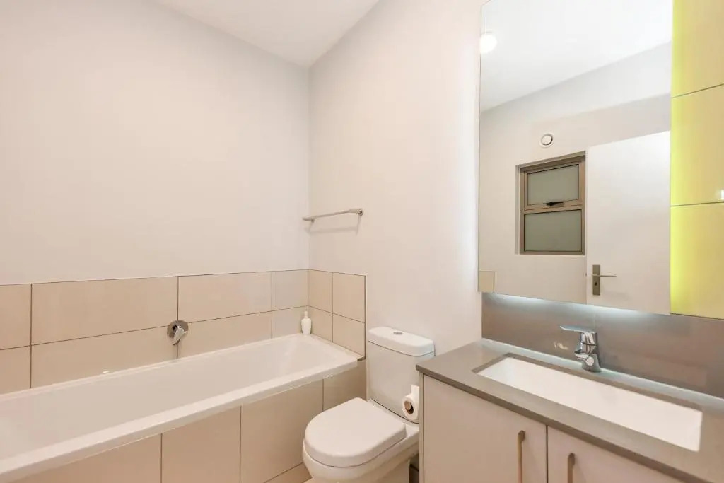 Easy Stay - The Median Rosebank