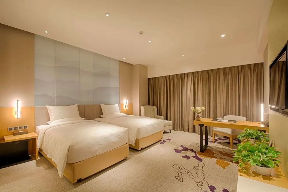 Ramada Encore Lingbao