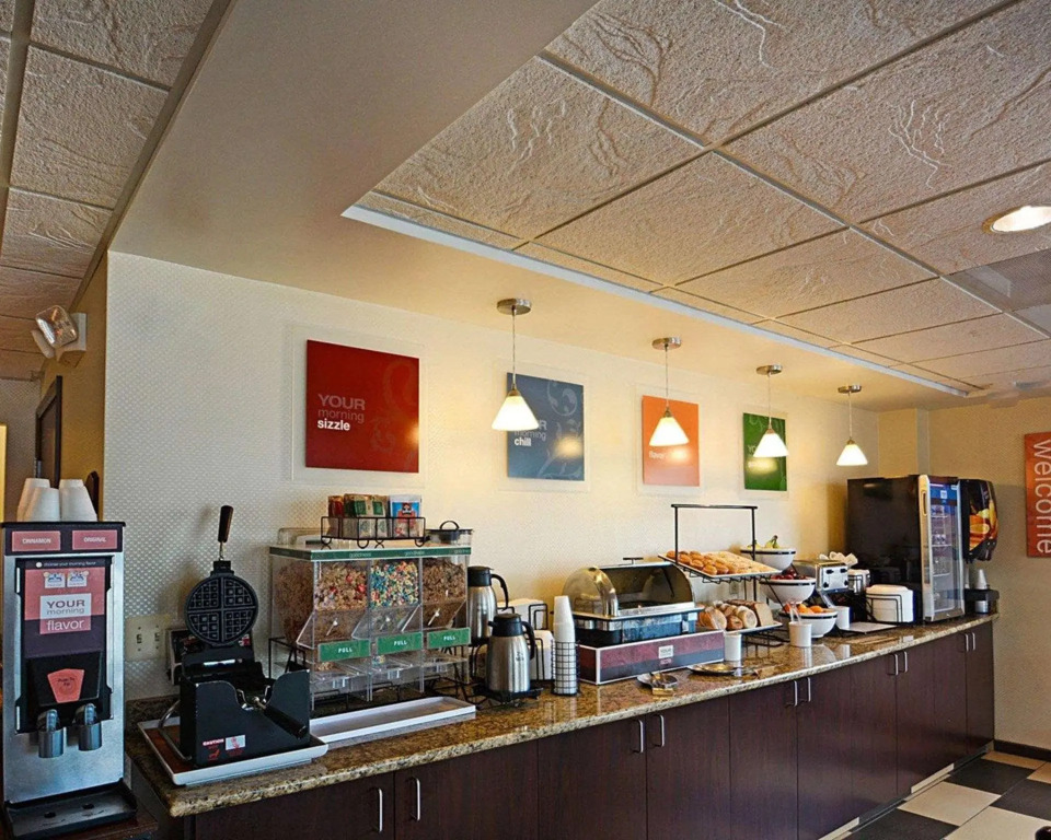 Oakfield Hotel & Suites Rochester, an Ascend Collection Hotel