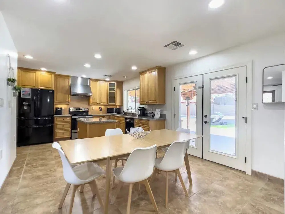Chandler oasis with pool & hot tub