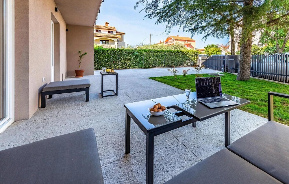Awesome Apartment in Madulin With Outdoor Swimming Pool, Wifi and 2 Bedrooms