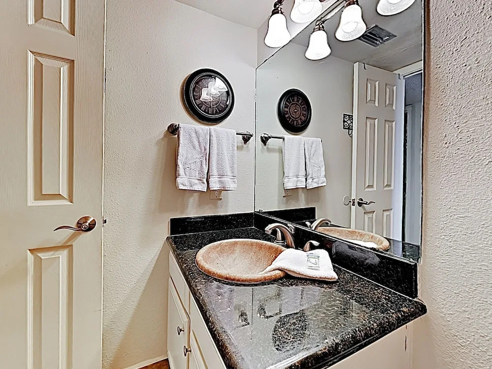 New Listing! Gulf-front Gem, Sauna, Pools & Tennis 3 Bedroom Condo