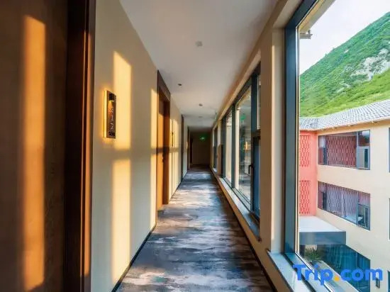 Moye · MOYE Light Luxury Private Hot Spring Villa (Jiuzhaigou Branch)