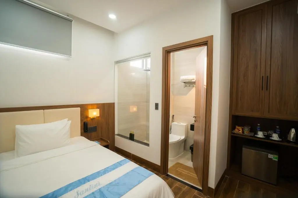 Santini Hotel