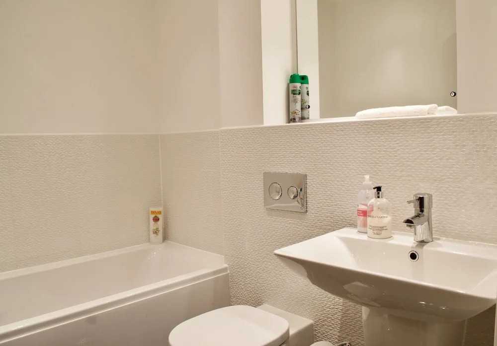 2 Bedroom Flat In Inverleith