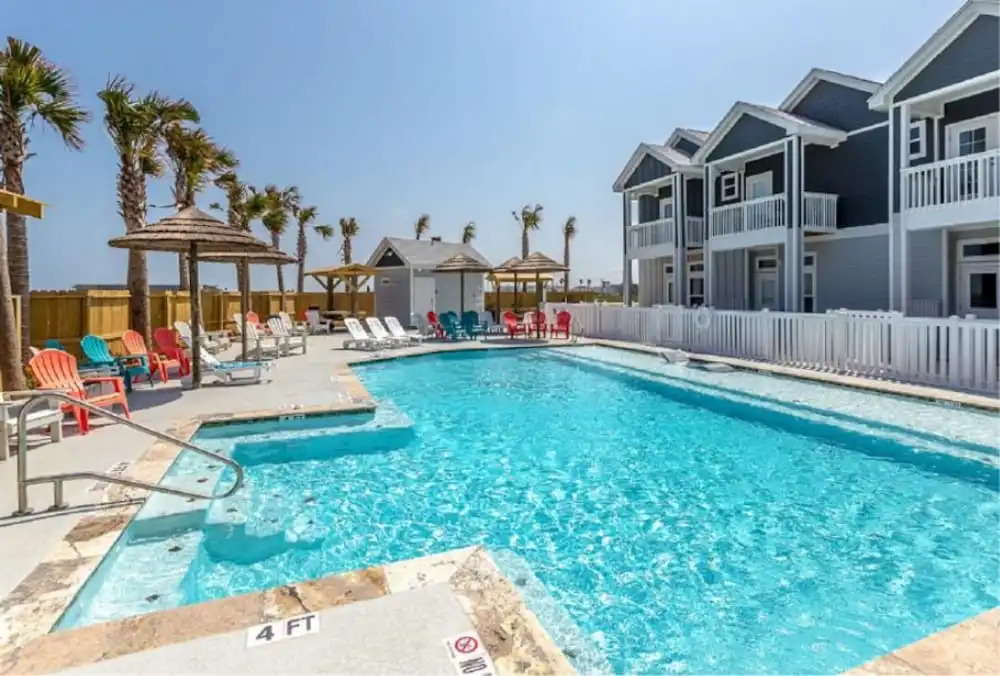 Oceanview End Unit Townhome by RedAwning