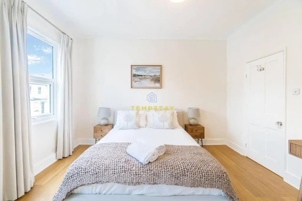 STYLISH 3 BED COTTAGE, WALK 2 ALL SIGHTS & HIGH ST - By Tempstay