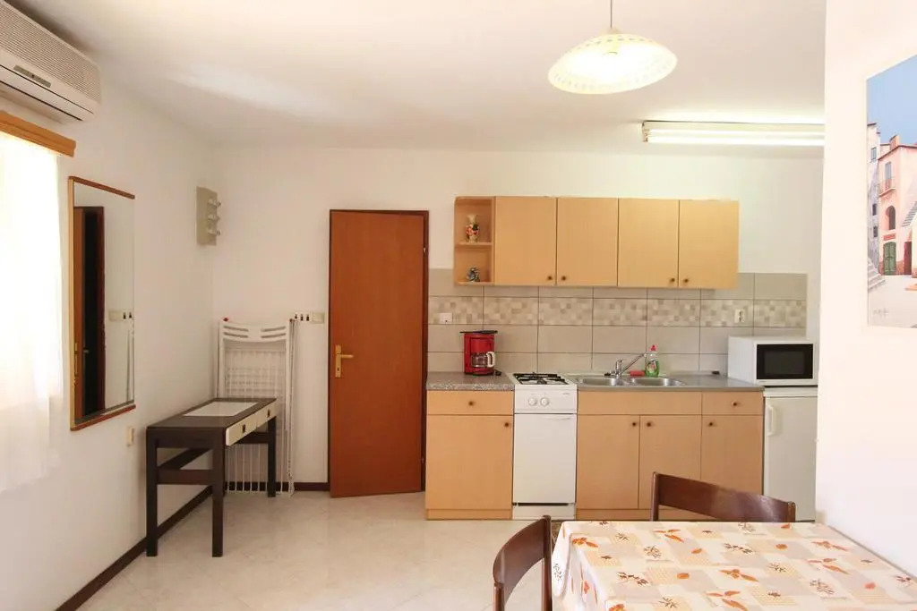Room and Apartments Mariza