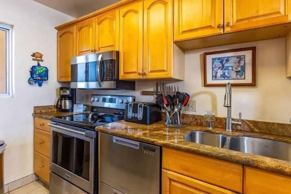 Menehune Shores, #210 3 Bedroom Condo by RedAwning