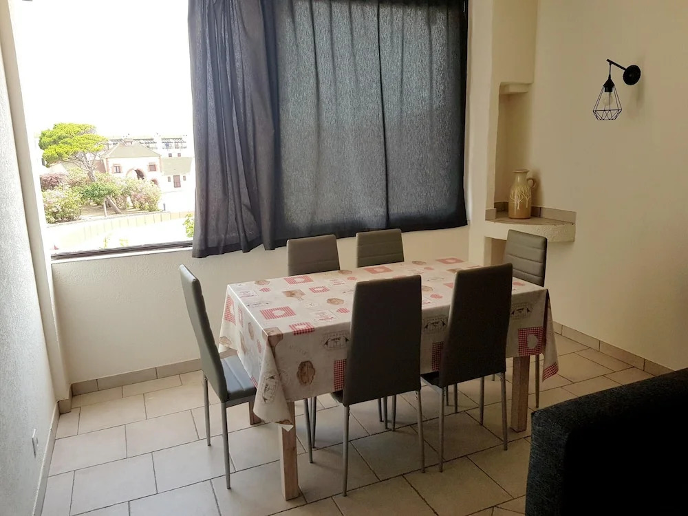 Apartment With one Bedroom in Le Barcarès, With Wonderful sea View and Pool Access - 3 km From the Beach