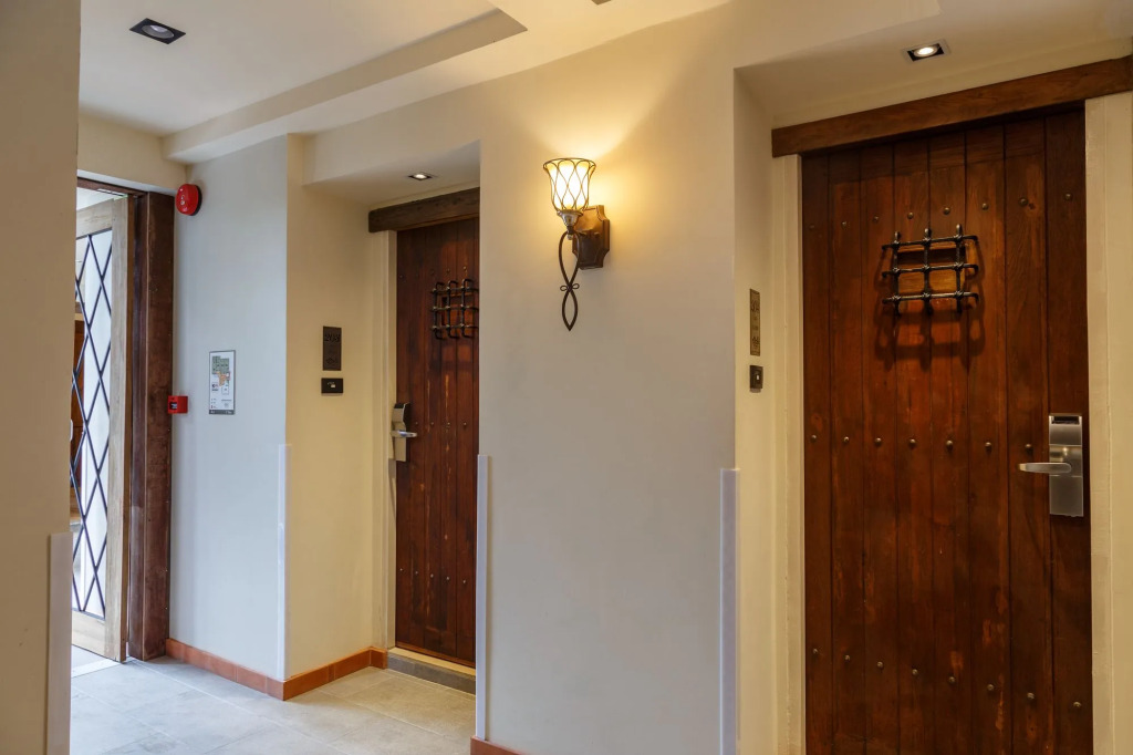 Le Charcoa Hotel