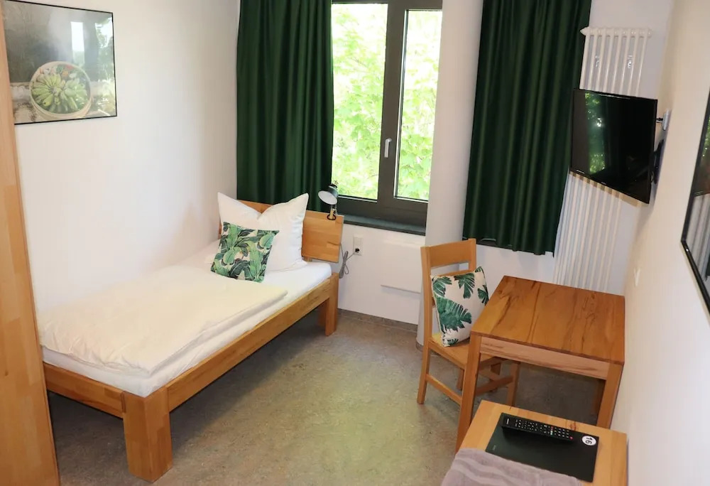 Hotel Garni Fischerfleck in Ismaning near Munich