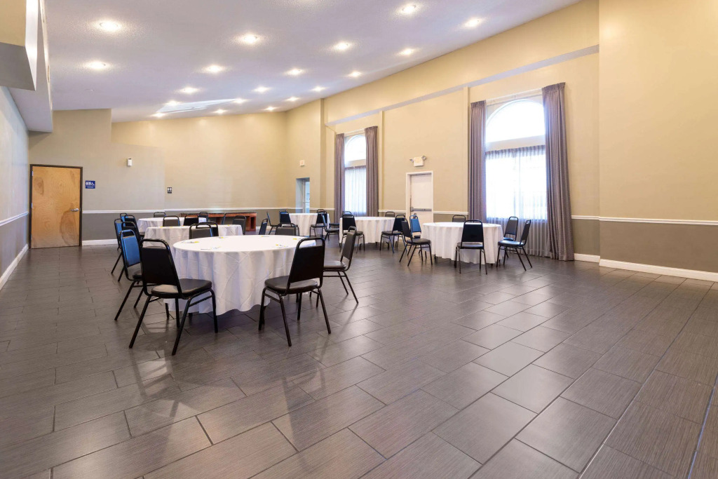 Days Inn & Suites by Wyndham Cherry Hill - Philadelphia