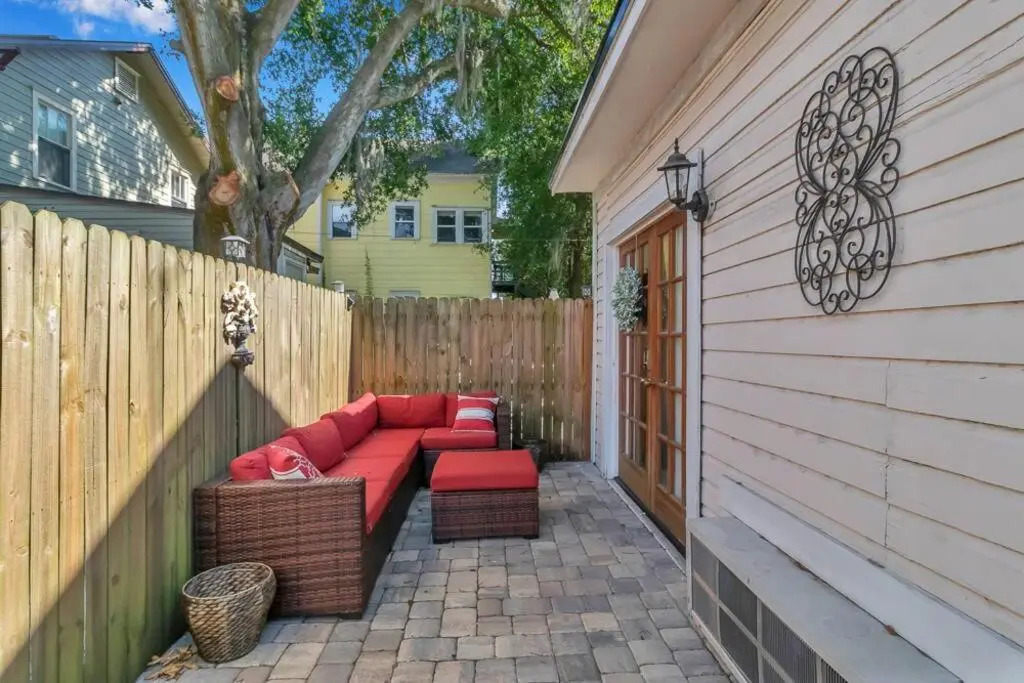 Charming 1st floor apt in the heart of Springfield