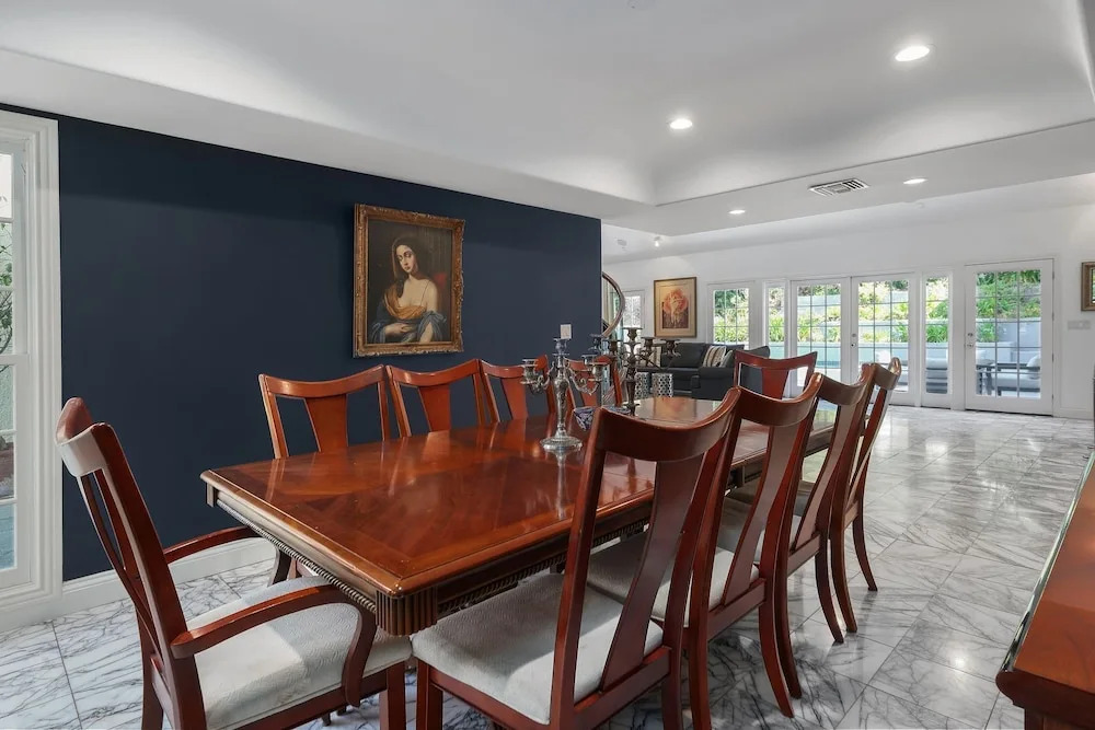 Hollywood Hills Upscale