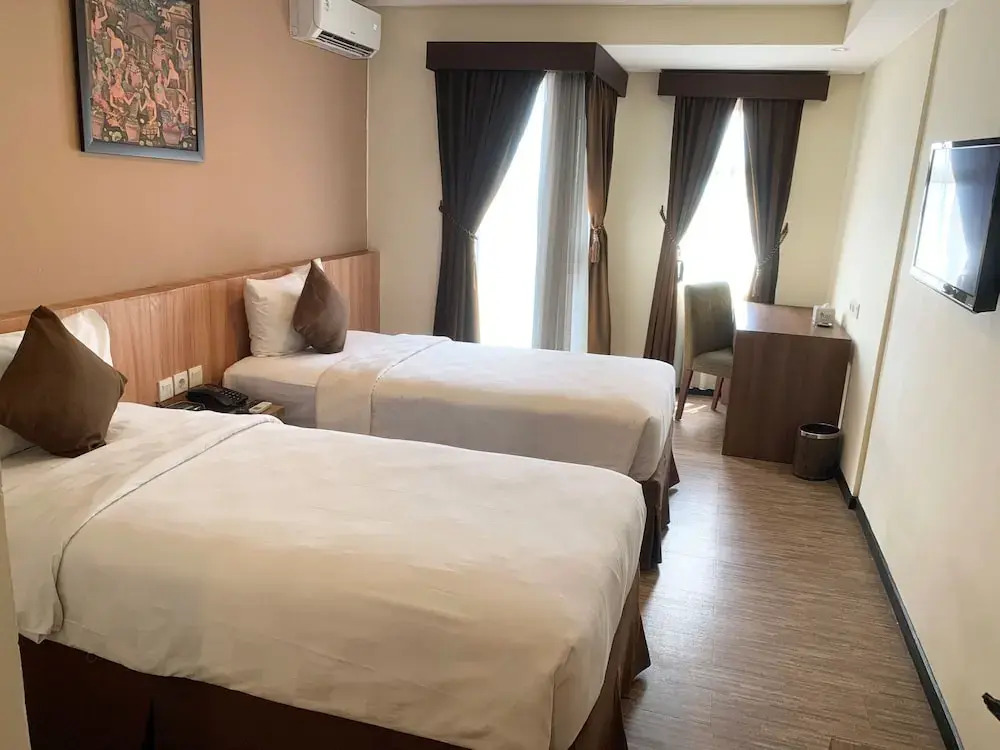 Grand Serpong Hotel