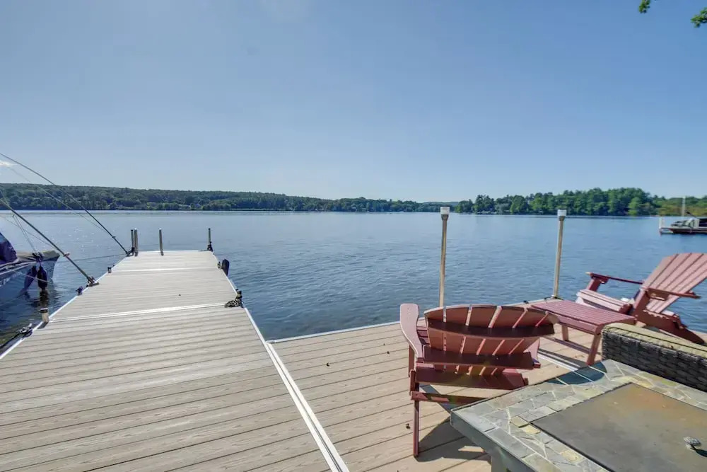 Walk to Lake Winnisquam Access: Cozy Retreat