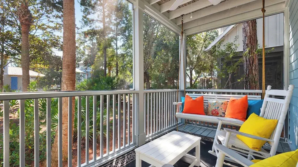 Spacious 4-bedroom Beach Retreat: Ideal for Families & Groups!