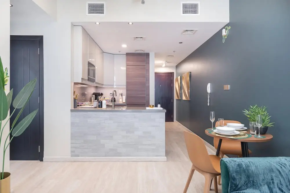 Calm 1-bedroom With Relaxing Balcony Atmosphere in Liwan