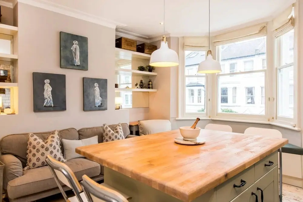 Charming, Recently Renovated 2-bed in Fulham