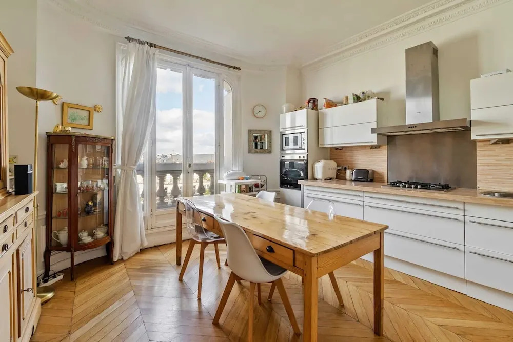 Stylish Vintage 3BR Apartment in Le Marais by GuestReady