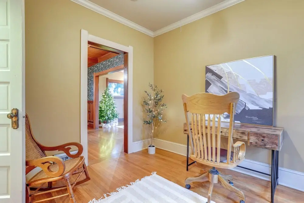 Inviting Seattle Apartment: 4 Mi to Ballard Locks