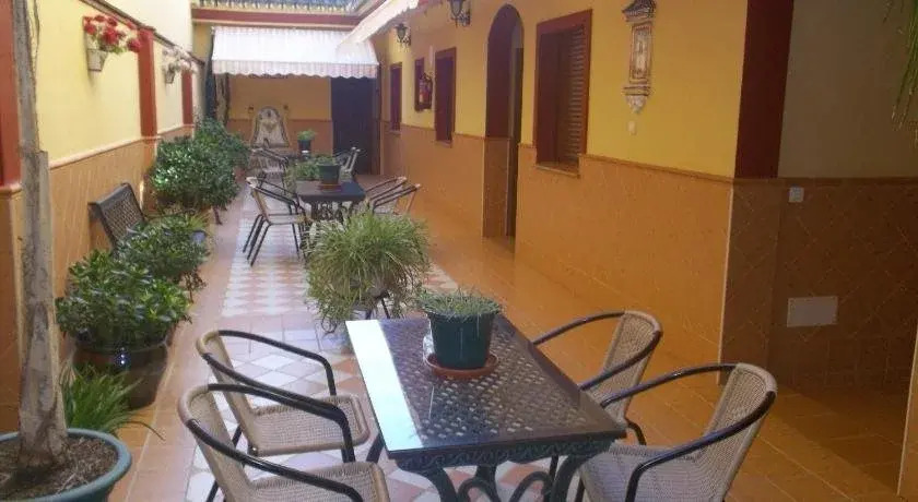 Hostal Monteolivos