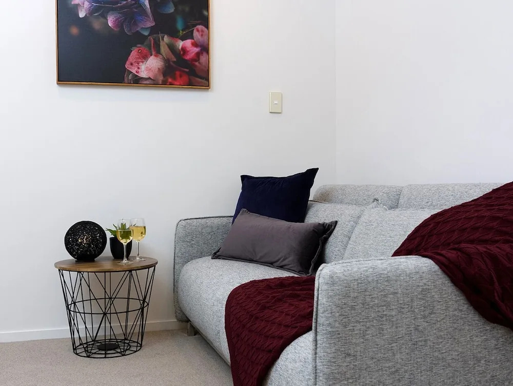 Brand New Spacious Studio Apt, Pool, Gym & Sauna